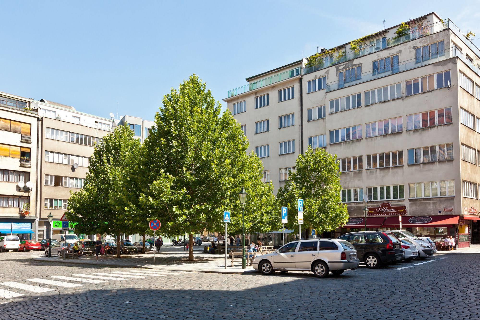 Lovely Prague Apartments - Truhlarska Exteriör bild