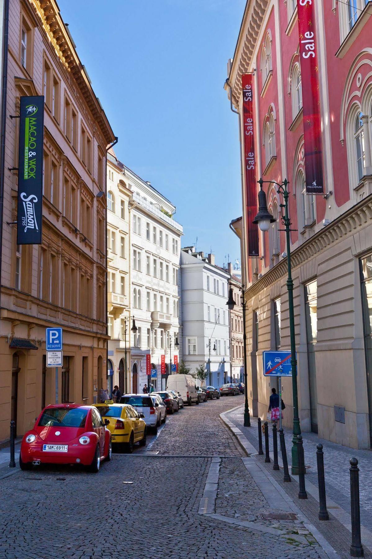 Lovely Prague Apartments - Truhlarska Exteriör bild